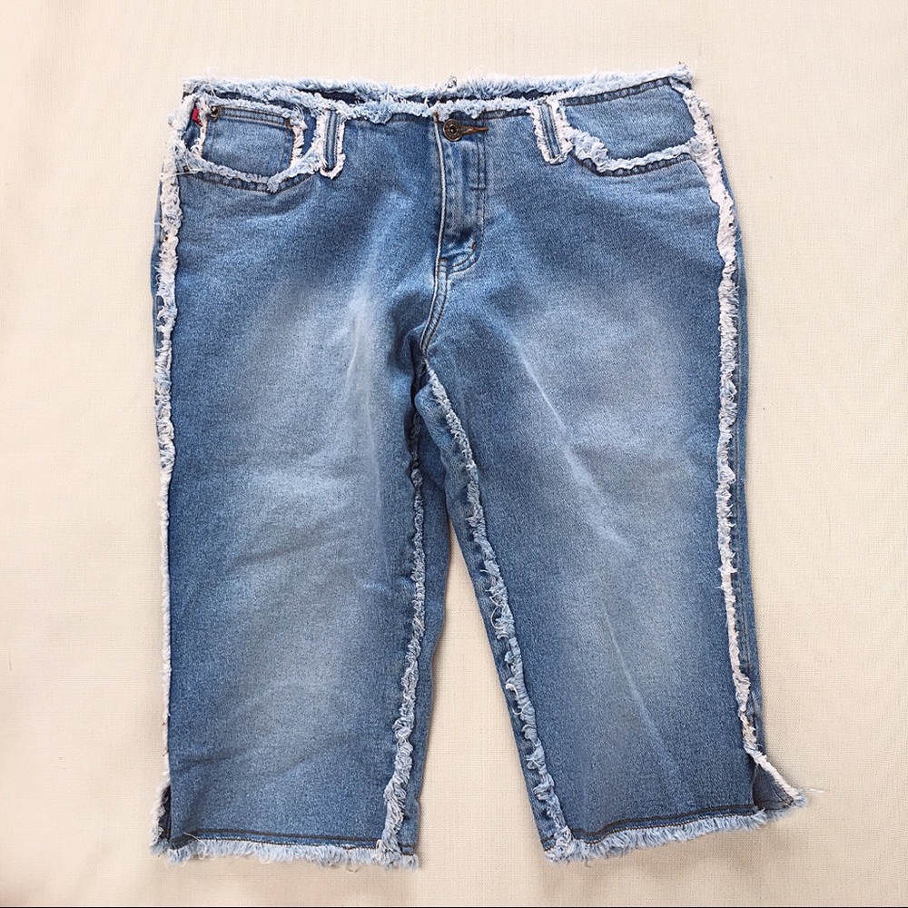 Y2K biker shorts denim & raw edge